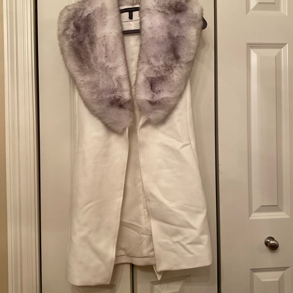 Fur Collar Vest. Off white in color. Collar is NOT detachable